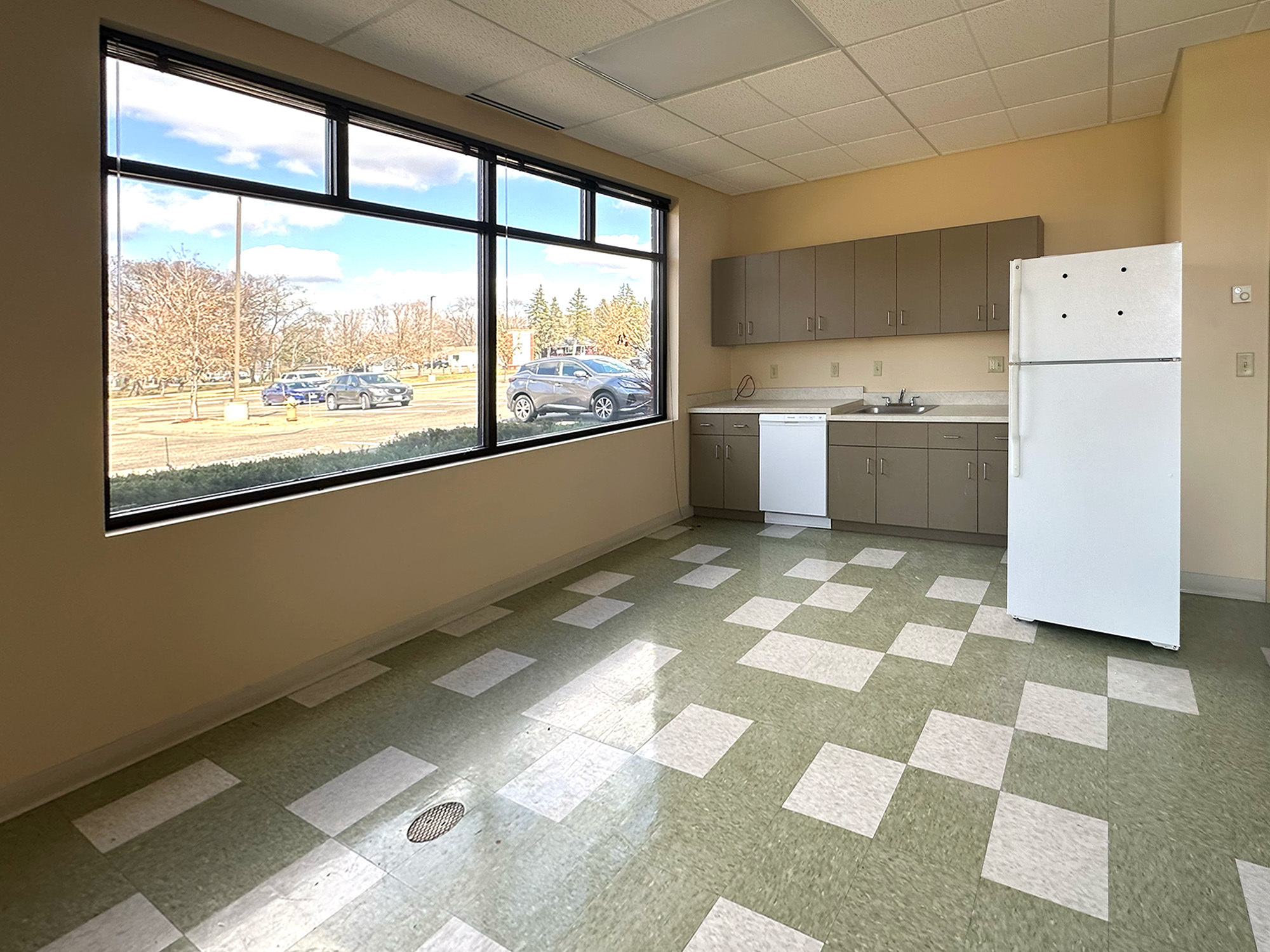 10160 Foley Blvd, Coon Rapids, MN for lease Interior Photo- Image 1 of 7