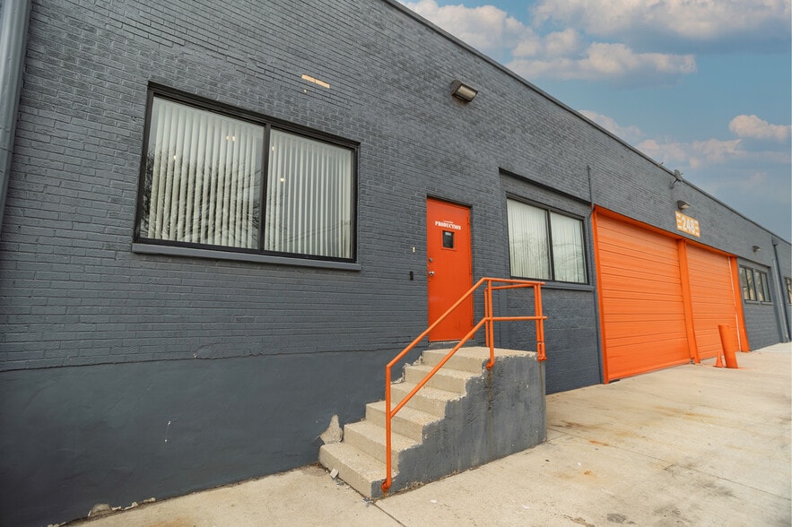 248 N Leavitt St, Chicago, IL for lease - Building Photo - Image 3 of 14