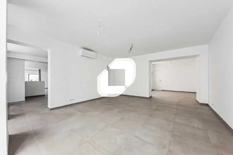 67 Rue De Charenton, Paris for lease - Building Photo - Image 3 of 16