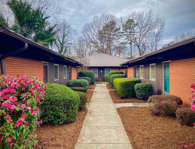 20 Viewmont St, Tryon, NC 28782 Viewmont Apartments