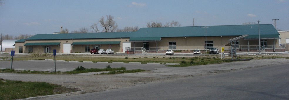 840 Delaware St, Lawrence, KS for lease - Building Photo - Image 2 of 4