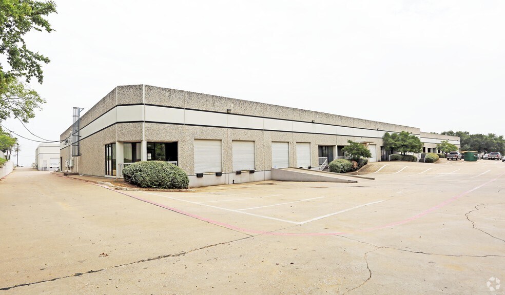200 Union Bower Ct, Irving, TX for lease - Building Photo - Image 2 of 3