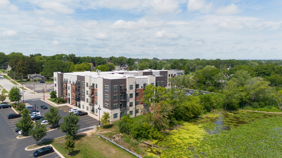 355 N La Fox St, South Elgin, IL for sale - Building Photo - Image 2 of 16