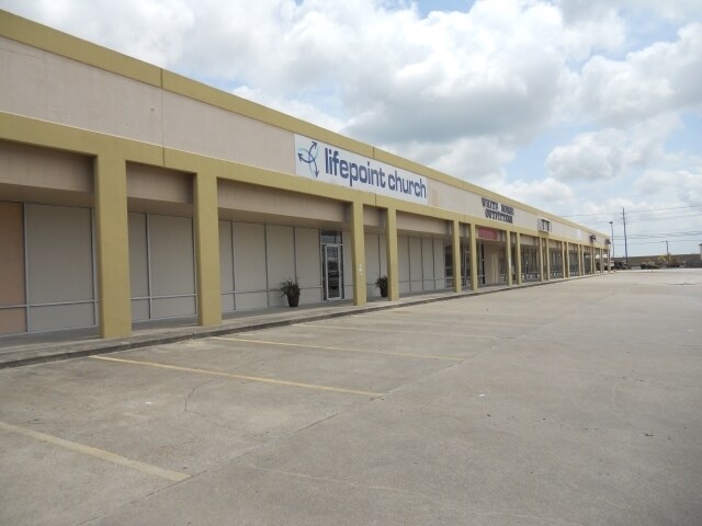 9235 N Highway 146, Baytown, TX for sale - Primary Photo - Image 1 of 1