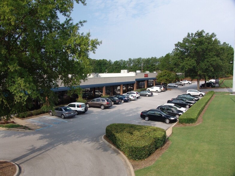 100-106 Oxmoor Rd, Birmingham, AL for lease - Building Photo - Image 2 of 3