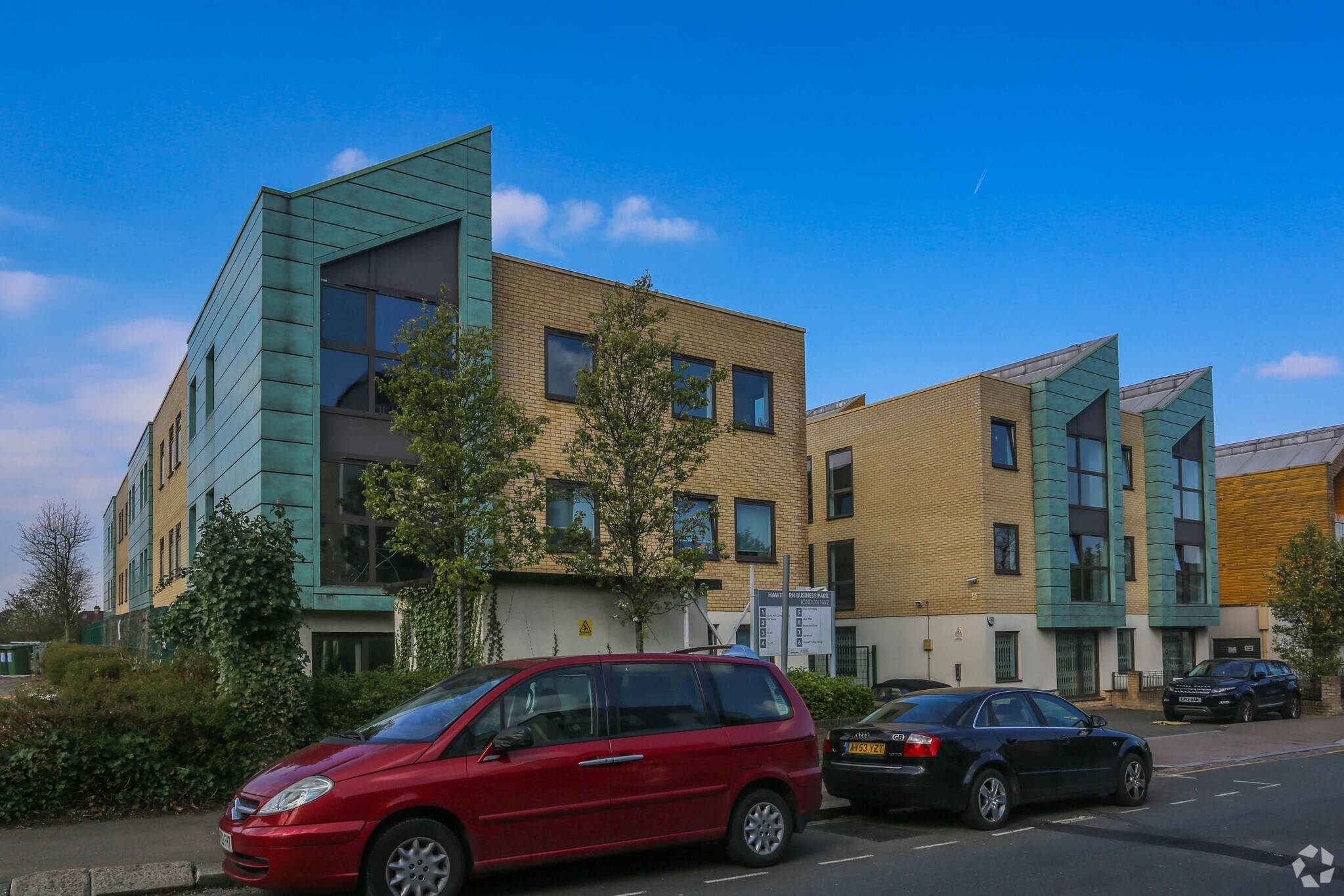 165 Granville Rd, London for lease Building Photo- Image 1 of 13
