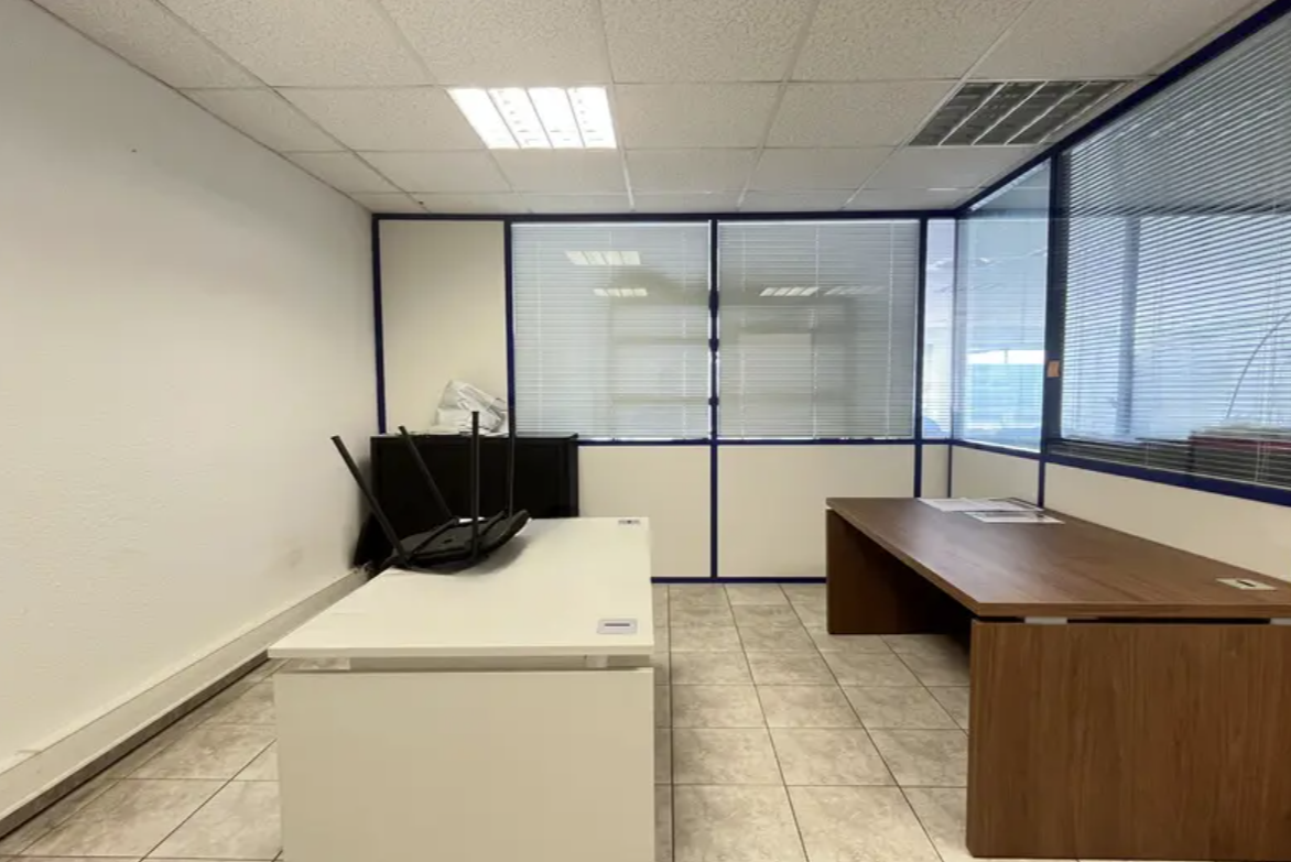 Office in Mauguio for lease Interior Photo- Image 1 of 4