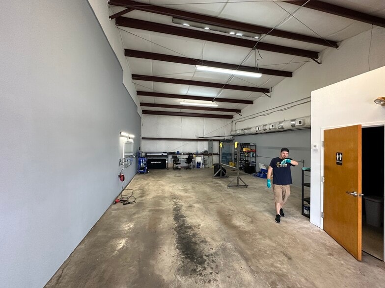 4509 Savannah Hwy, Ravenel, SC for lease - Interior Photo - Image 3 of 26