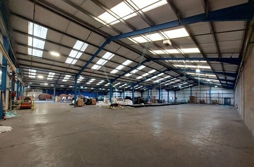 33 Ladeside Gdns, Kilbirnie for lease Building Photo- Image 1 of 1