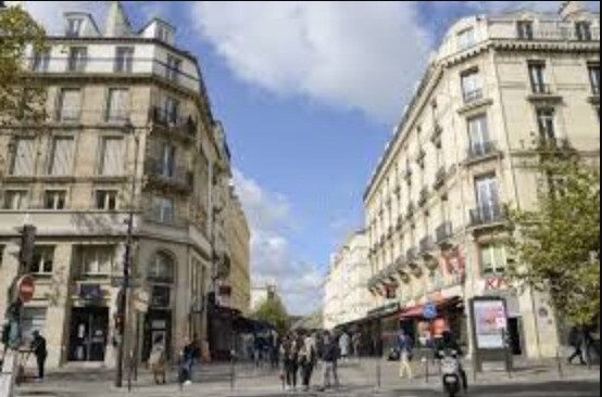 Retail in Paris for lease - Building Photo - Image 1 of 4