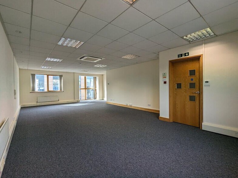 Mary Rd, Guildford for lease - Interior Photo - Image 2 of 4