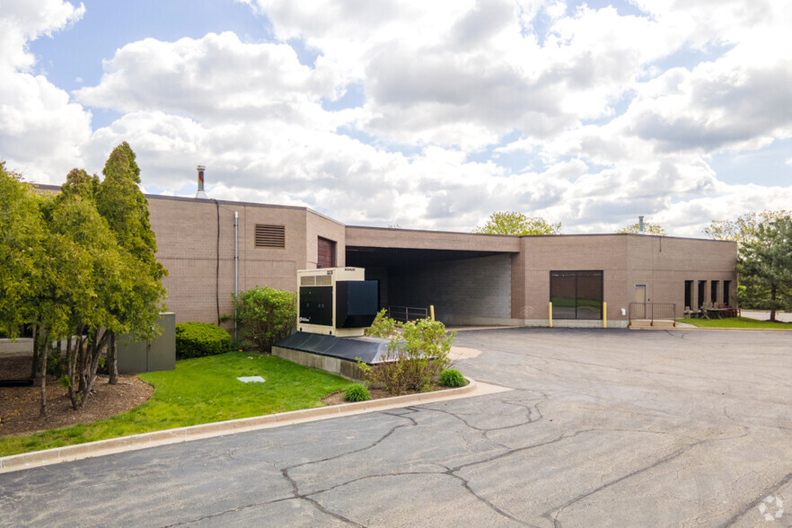 600 Joliet Rd, Willowbrook, IL for lease - Building Photo - Image 2 of 4