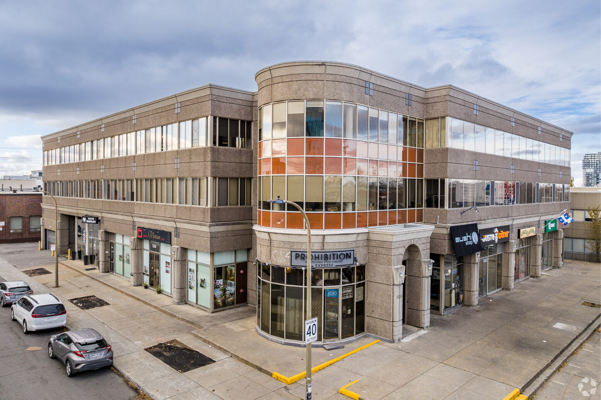 9250-9256 Boul de l'Acadie, Montréal, QC for lease Building Photo- Image 1 of 5