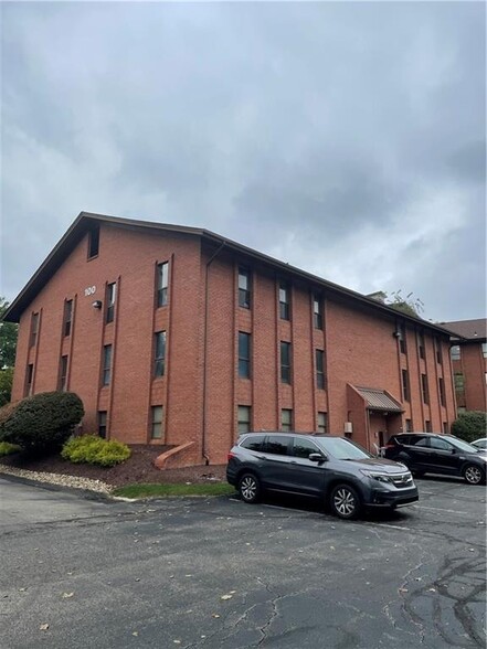 100-111 McKnight Park Dr, Pittsburgh, PA for sale - Building Photo - Image 3 of 15