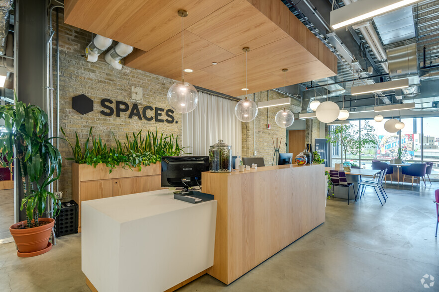 1433 N Water St, Milwaukee, WI for lease - Lobby - Image 1 of 32