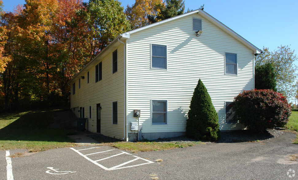 95 Avery St, Manchester, CT for lease - Building Photo - Image 2 of 25