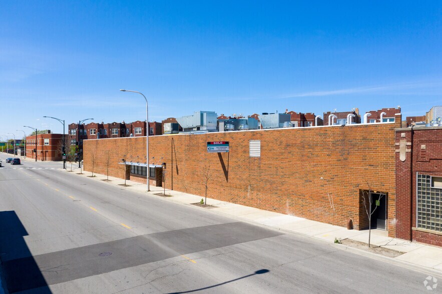 3220 W Grand Ave, Chicago, IL for sale - Primary Photo - Image 1 of 1