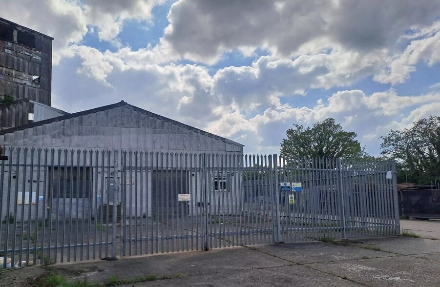 Shoreham Rd, Upper Beeding for lease - Building Photo - Image 3 of 5