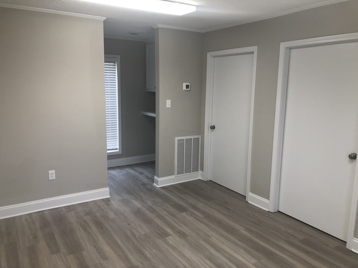 2080 Dunbarton Dr, Jackson, MS 39216 Office for Sale