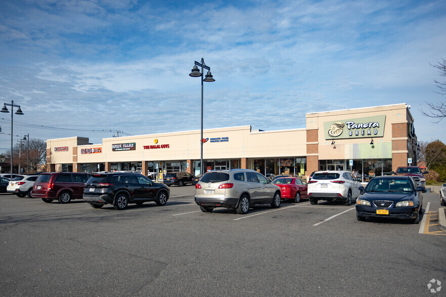 901-919 Broadhollow Rd, Farmingdale, NY for sale - Building Photo - Image 1 of 1