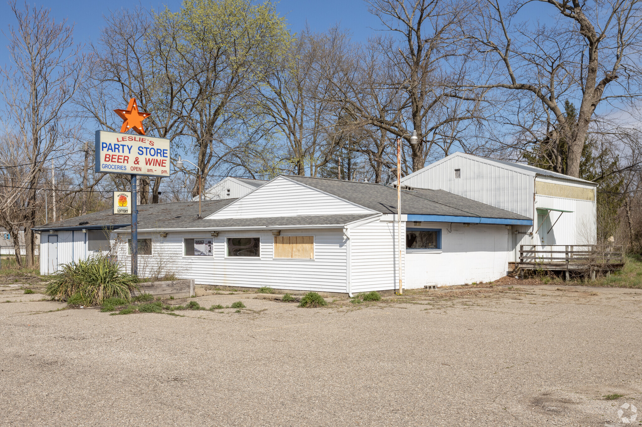 963 Michigan Ave E, Battle Creek, MI for sale Primary Photo- Image 1 of 1