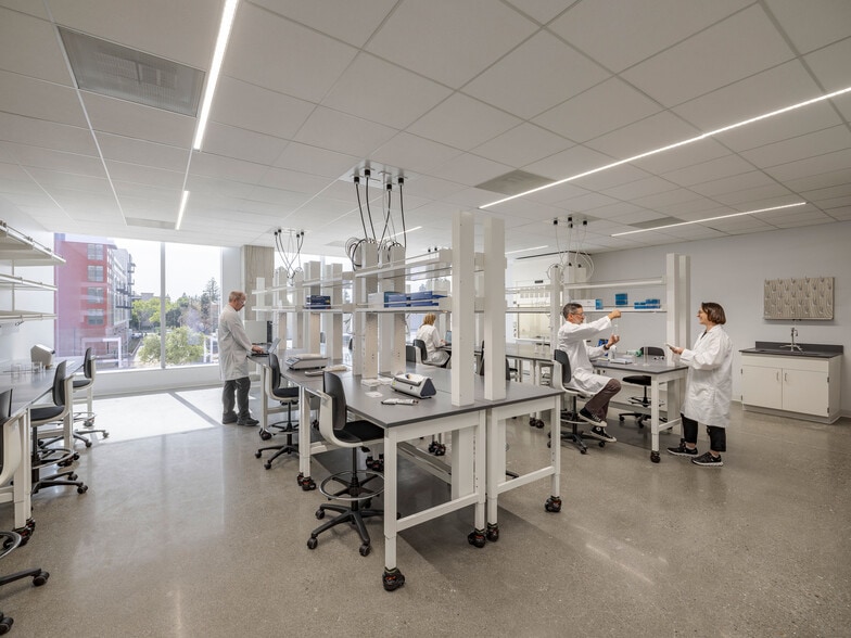 200 Aggie Sq, Sacramento, CA for lease - Interior Photo - Image 1 of 13