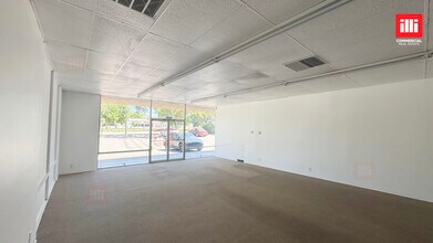 4304-4324 Cochran St, Simi Valley, CA for lease Interior Photo- Image 1 of 2