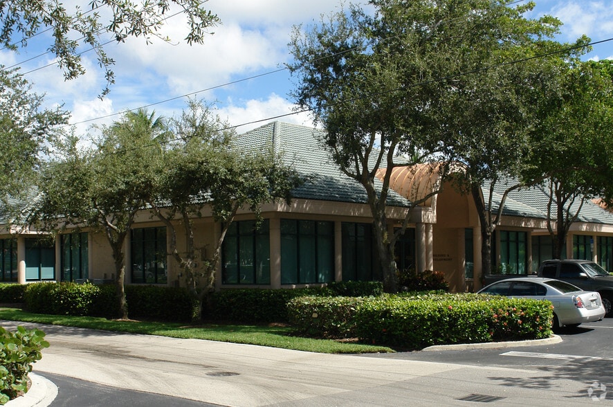 5133 Castello Dr, Naples, FL for lease - Building Photo - Image 2 of 2