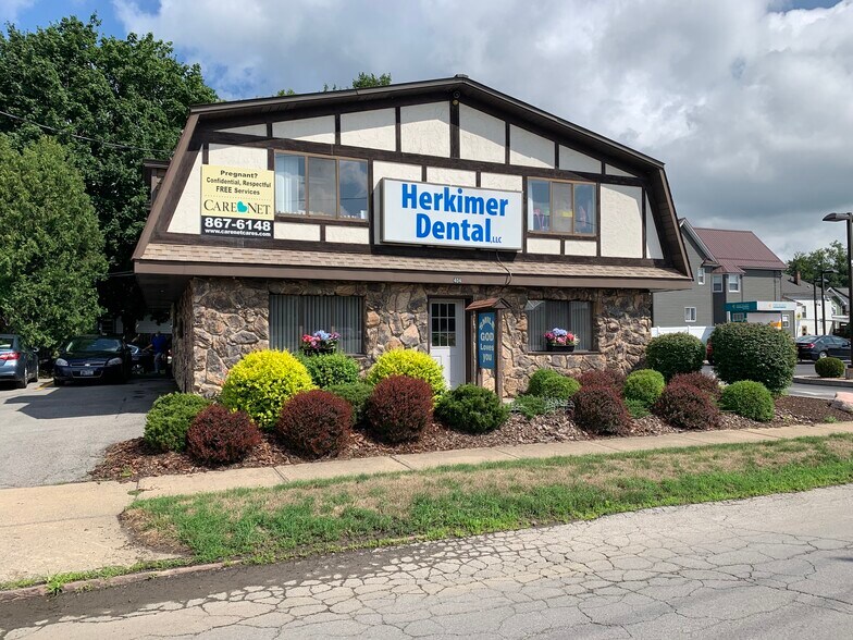 404 W Albany St, Herkimer, NY for sale - Primary Photo - Image 1 of 1