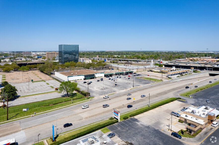 210 W Greens Rd, Houston, TX for lease - Aerial - Image 2 of 5