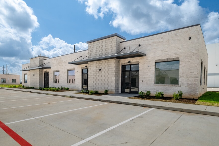 30625 Kingsland Blvd, Brookshire, TX for lease - Building Photo - Image 2 of 8
