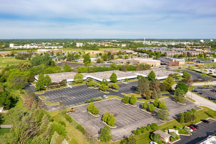 536-616 Atrium Dr, Vernon Hills, IL for lease - Aerial - Image 3 of 22