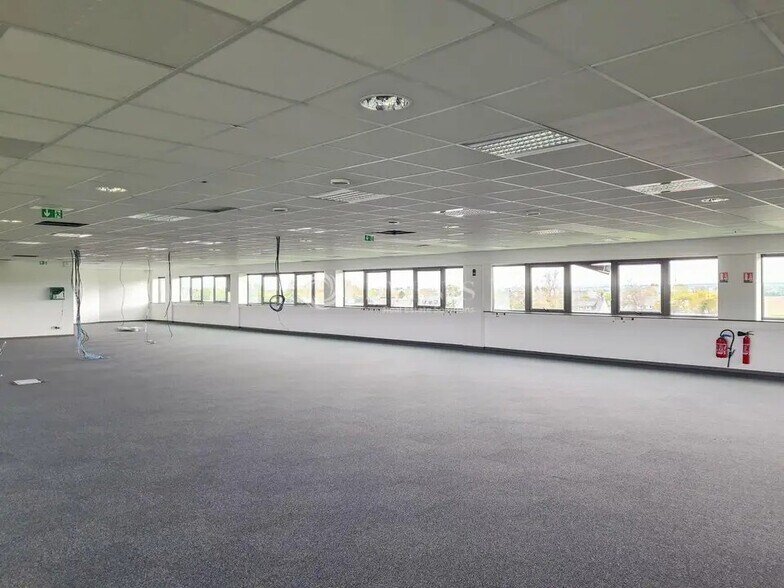 Office in Plérin for lease - Interior Photo - Image 3 of 9