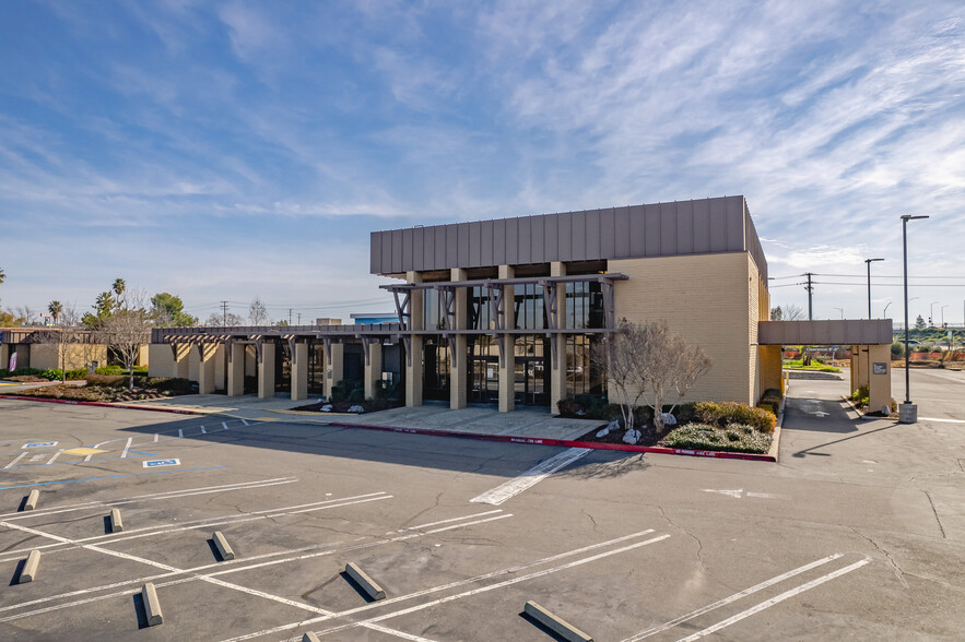 110 Harding Blvd, Roseville, CA for lease - Building Photo - Image 1 of 11