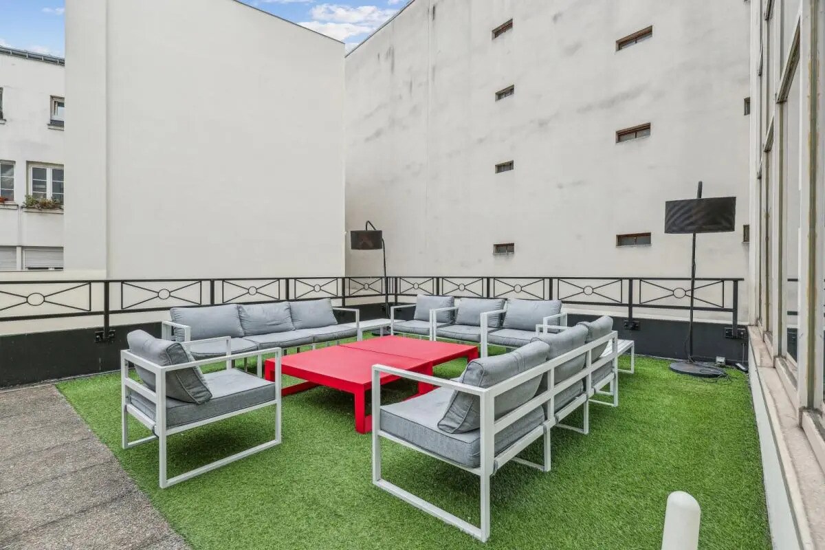 Office in Paris for lease Building Photo- Image 1 of 14