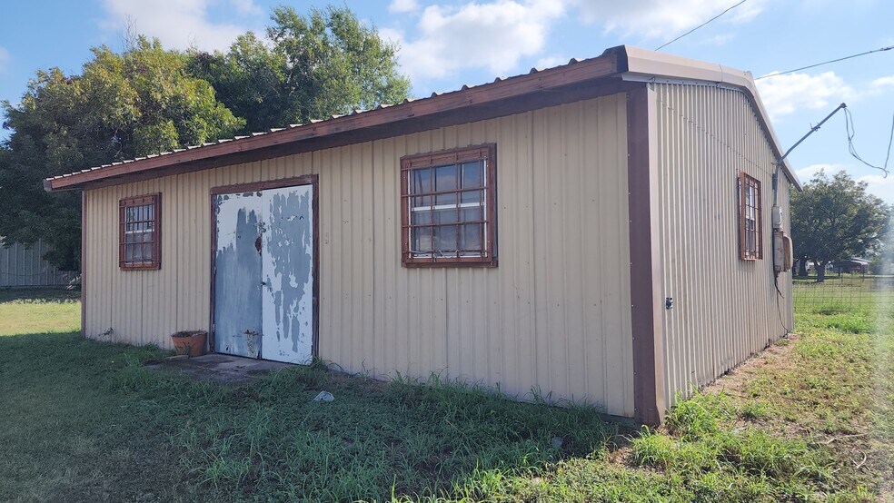 405 Franklin St, Holland, TX for sale - Primary Photo - Image 1 of 1