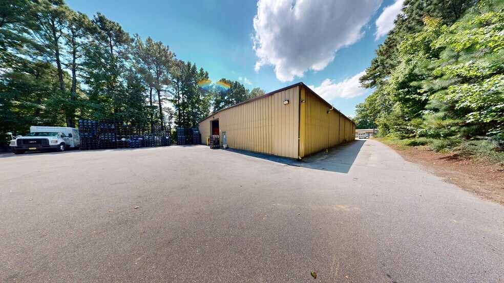 5921 Triangle Dr, Raleigh, NC for lease - Building Photo - Image 2 of 3