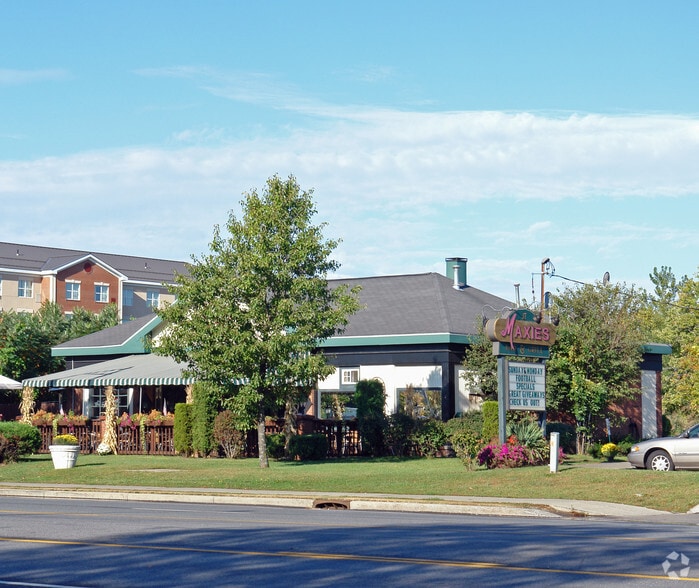 240-242 Wolf Road portfolio of 2 properties for sale on LoopNet.com - Primary Photo - Image 1 of 2