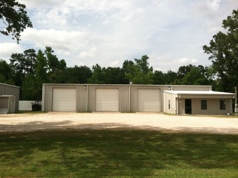 11497 Old Oaks Ln, Conroe, TX for sale - Building Photo - Image 1 of 1