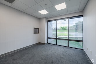 1645 Murfreesboro Rd, Nashville, TN for lease Interior Photo- Image 2 of 15
