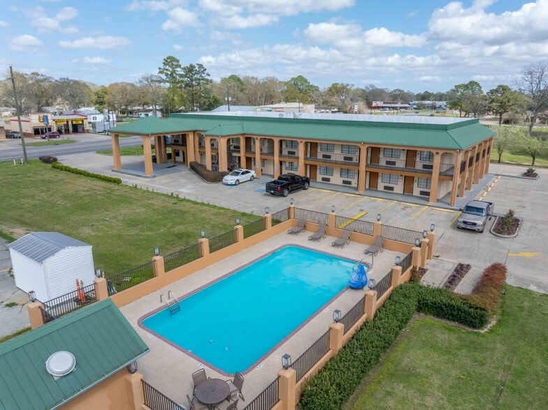 1531 W Laurel Ave, Eunice, LA for sale - Building Photo - Image 1 of 1