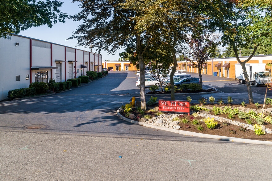 400-410 S 96th St, Seattle, WA for lease - Building Photo - Image 3 of 3