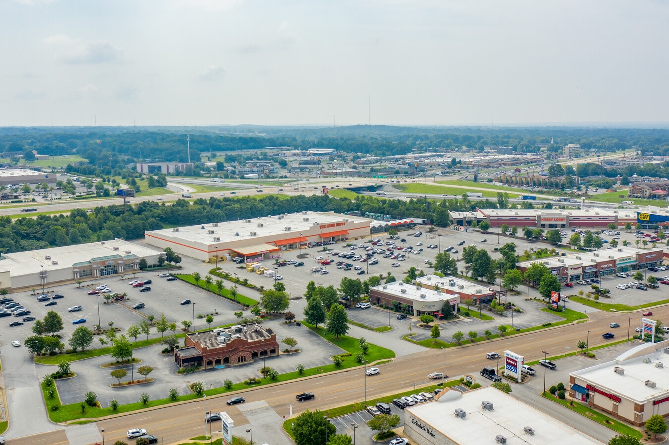 1110 Vann Dr, Jackson, TN 38305