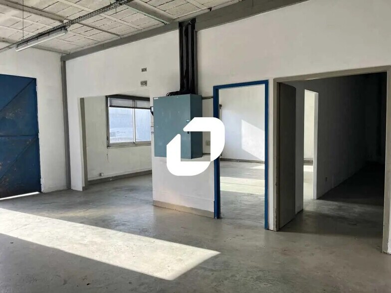 Office in Bègles for lease - Interior Photo - Image 1 of 4