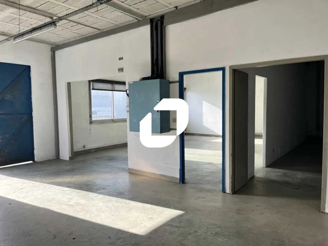 Office in Bègles for lease Interior Photo- Image 1 of 5