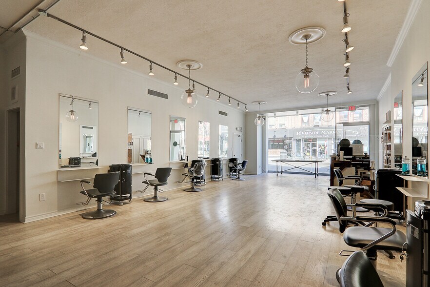 715-717 Queen St E, Toronto, ON for lease - Interior Photo - Image 2 of 43