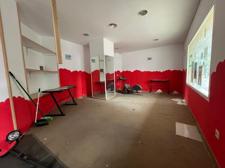 Retail in Cáceres for lease - Building Photo - Image 3 of 7