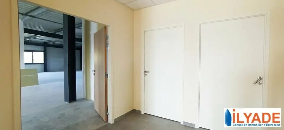 Office in Pertuis for lease - Building Photo - Image 3 of 9
