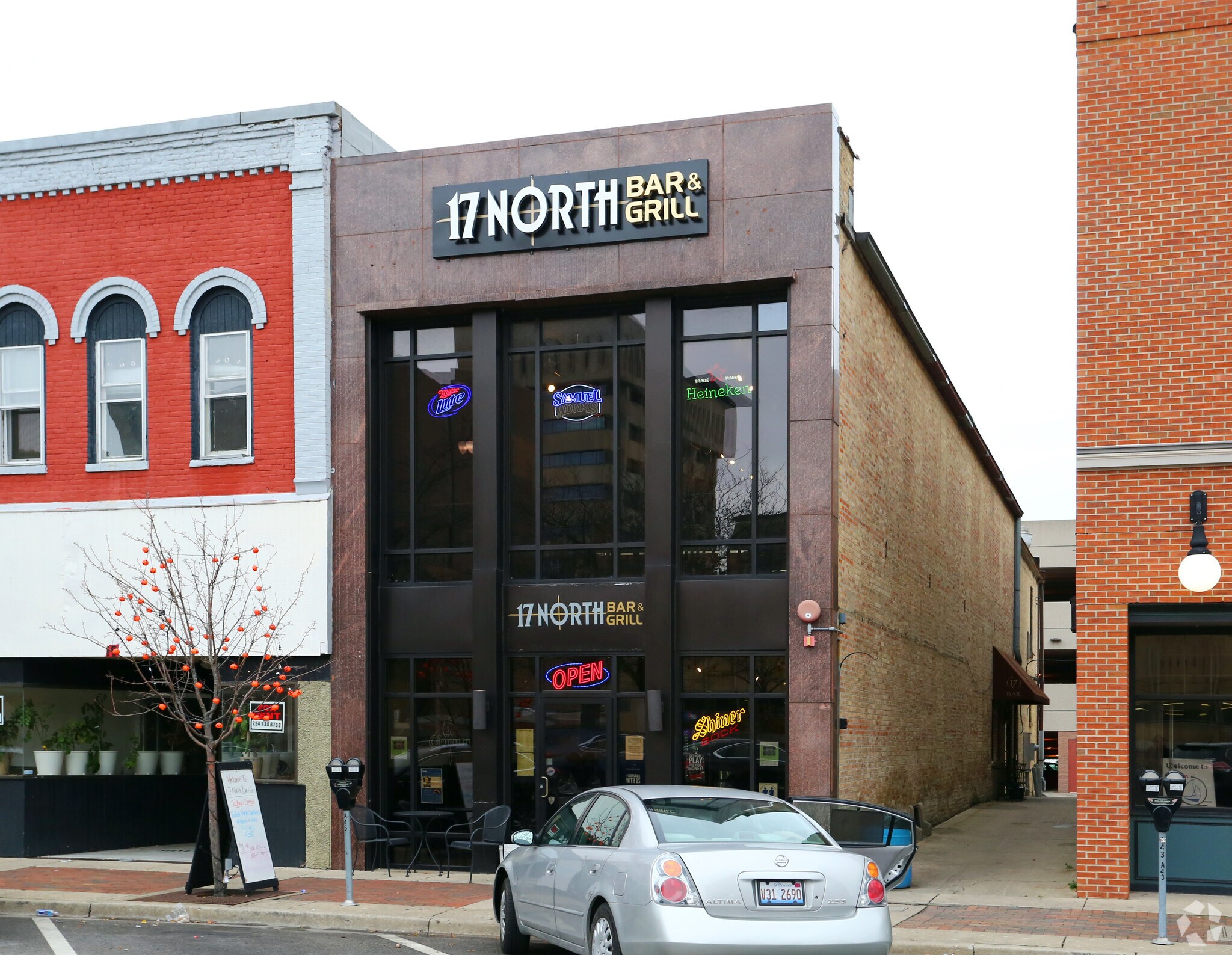 17 N Genesee St, Waukegan, IL for sale Primary Photo- Image 1 of 1