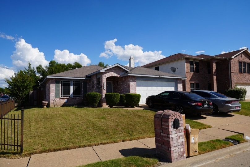 Dfw Turnkey Investment Portfolio portfolio of 2 properties for sale on LoopNet.com - Building Photo - Image 2 of 10